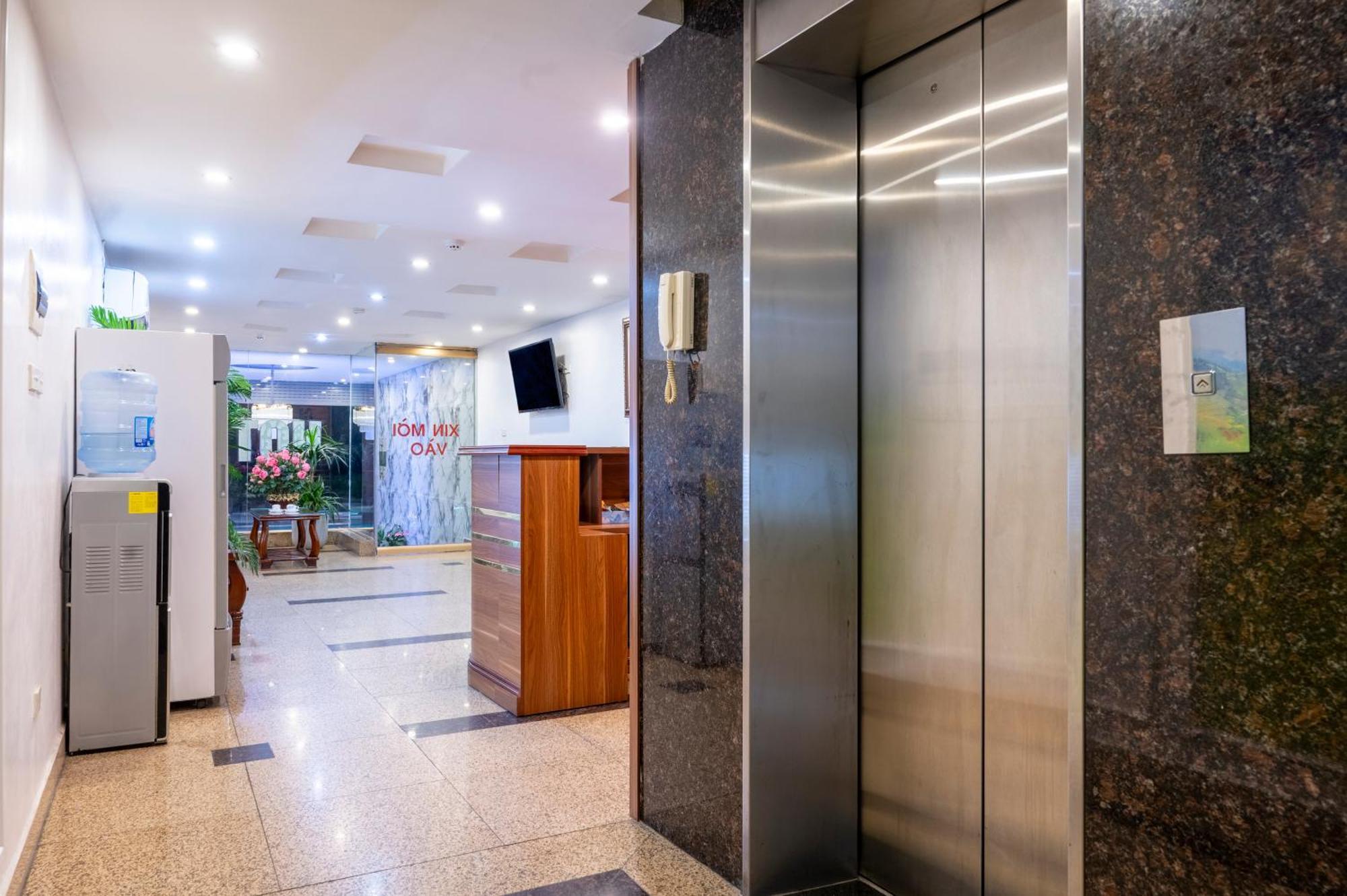 Clover Hanoi Hotel Exterior photo
